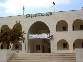 1175219_575064229206954_1437350404_n