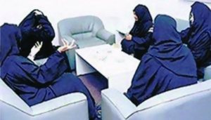 سمعت الزوجات بهذه المحكمة فقمن بتجهيز لائحة اتهامات ضد أزواجهن واتصلن بأمهن حواء في قبرها لتنوب عنهن في هذه المحكمة