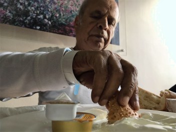 2016-09-17-05-18-57-2